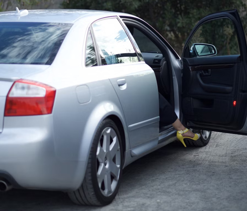 乘客開門擊落機車!別以為「不是你開的門」就與你無關